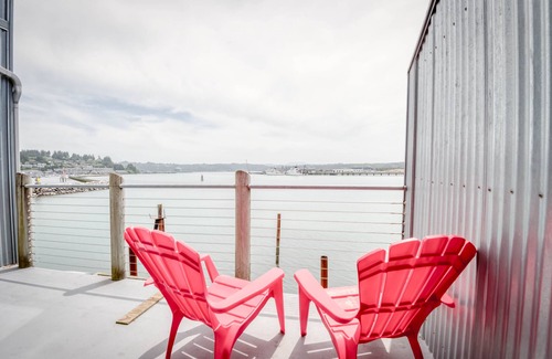 Historic Bayfront Apartment | Newport Bayfront Studio with Fireplace has Smashing Views!