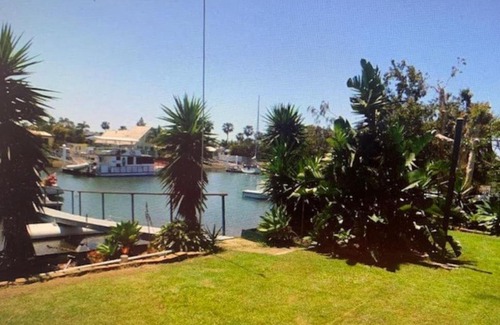 Newport House | Newport Canal - Waterways, Boat Parking, Yachts High Mast,