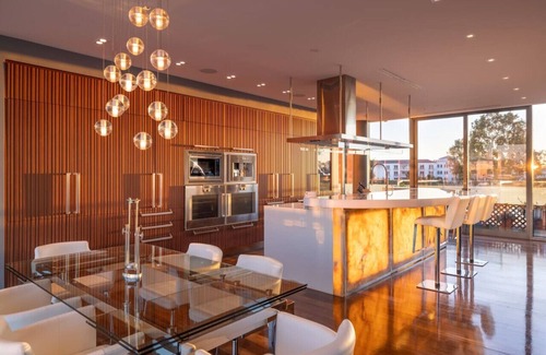 West Newport House | Newports #1 Penthouse | Lido | Spa | 360* Views