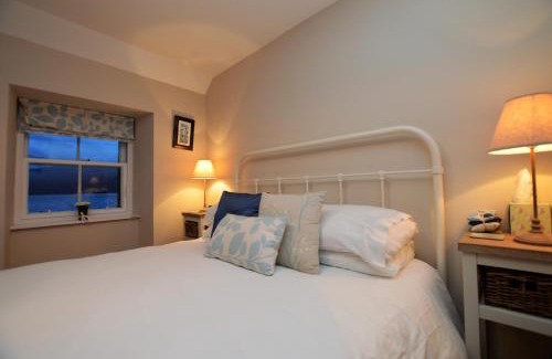 Inveraray House | Newton Cottage South