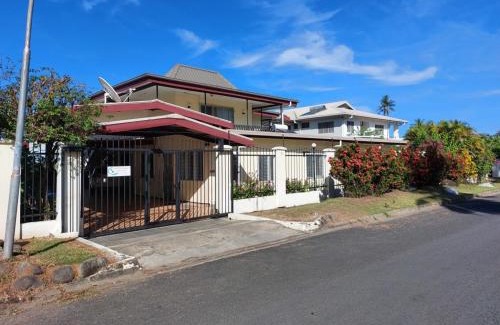 Wailoloa Bed & Breakfast | Newtown Beach Bed and Bath
