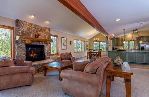 Aspen Brook House | Next to Rocky Mtn Natl Pk Luxury Vacation Home Views & River Spotless [Specials]