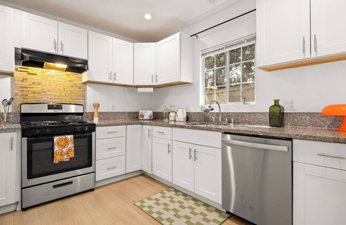 Atwater Village House | Next to Silverlake Hotspots - Gated, spacious, 3BD/2B Bungalow - private parking