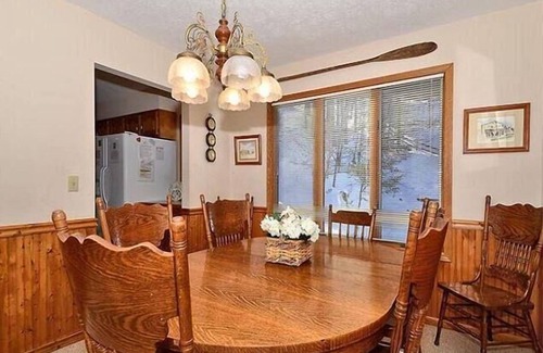 Northface House | NF35-Family Retreat! Hot tub! Game Room!
