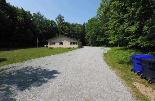 Oneida House | NFL Draft, Charming 3-bedrooms 2 full bathrooms 10 miles to Lambeau