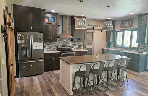 Abrams House | NFL Draft Country Hideaway 18 minutes from Lambeau field
