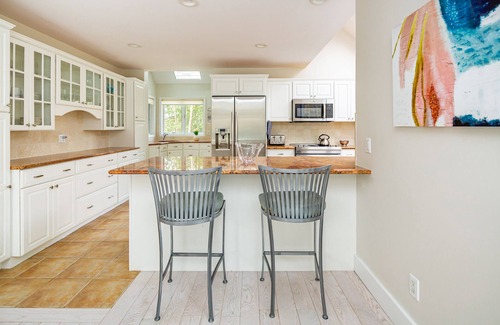 North Sea House | nGorgeous Southampton Home- Pool, Spa, Putting Green, Walk to Beach & Tennis/PB
