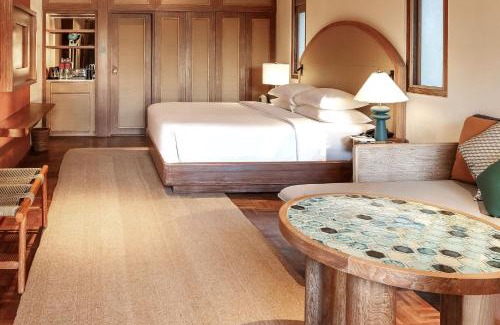 Fonimagoodhoo Resort | NH Collection Maldives Reethi Resort