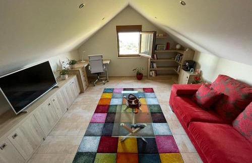 Lira Apartment | Niño de Can