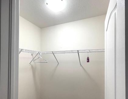 Thorold House | Niagara Falls BNB 15 mins away from Falls