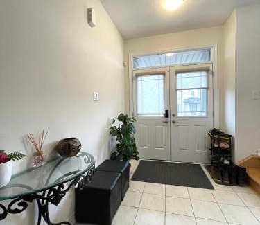 Thorold House | Niagara Falls BNB 15 mins away from Falls