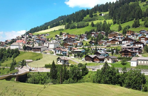 Santa Cristina Val Gardena Apartment | Nice apartment for 2 people with WIFI, TV, patio and parking