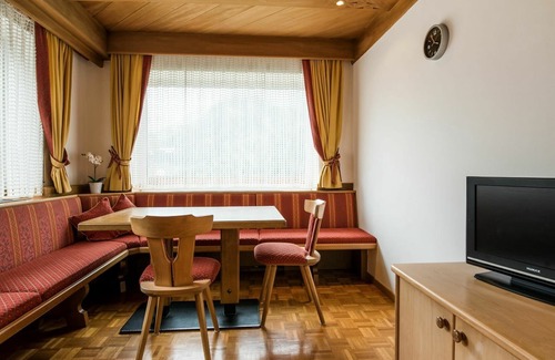 Santa Cristina Val Gardena Apartment | Nice apartment for 2 people with WIFI, TV, patio and parking
