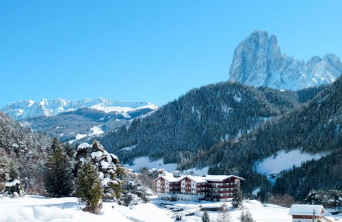 Santa Cristina Val Gardena Apartment | Nice apartment for 2 people with WIFI, TV, patio and parking
