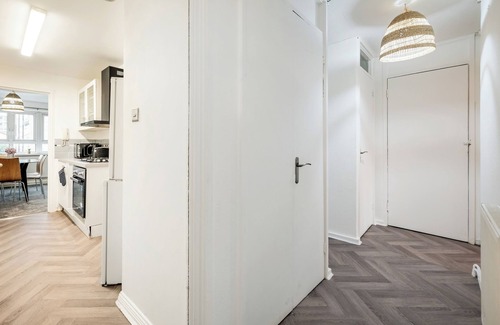 West Kensington Apartment | Nice 2-bed flat near earls court