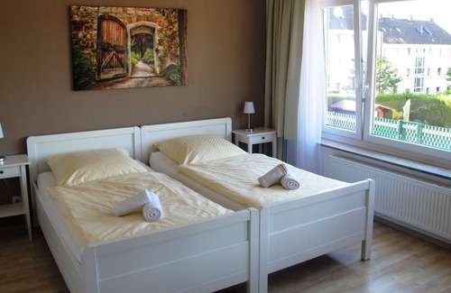 Hetterscheidt Apartment | nice 2 bedroom apartment near Dusseldorf, quiet and central location with sunny balcony