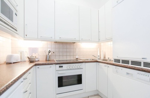 Ottakring Apartment | Nice 2 room apartment with luxurious bathroom for up to 4 people