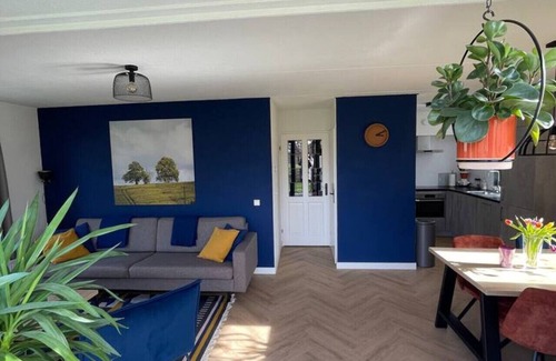 Ewijk Apartment | Nice 3-bedroom house with lake view