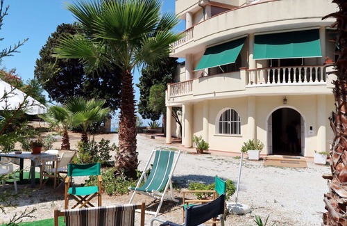 Santa Domenica Apartment | Nice apartment for 4 guests with WIFI, A/C, TV, balcony, pets allowed and parking