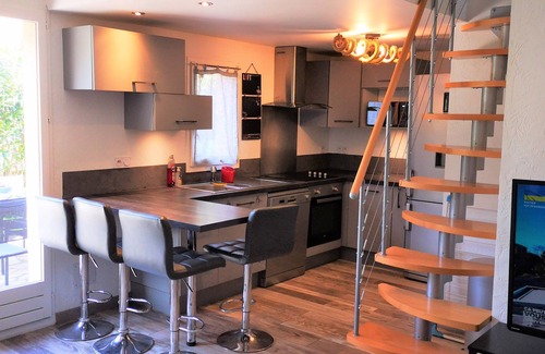 Bastide Giraud House | Nice and cosy 3 room apartment planted with tress and pool