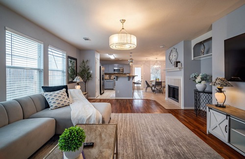 Barker House | Nice and cozy 3 bedroom house with office and pool table.