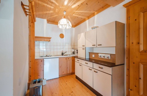 Sankt Martin bei Lofer Villa | Nice apartment in villa for 2 people with TV, balcony and pets allowed