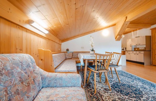 Sankt Martin bei Lofer Villa | Nice apartment in villa for 2 people with TV, balcony and pets allowed