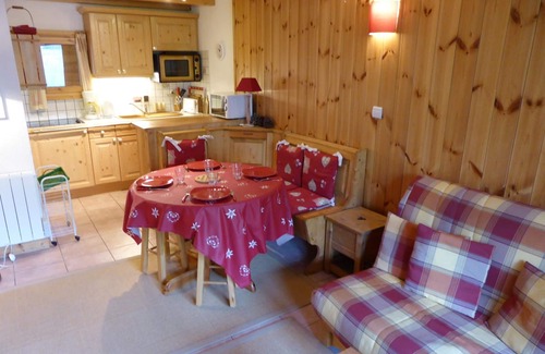 Les Contamines-Montjoie Apartment | Nice apartment of 35 m2 in a beautiful sunny Savoyard chalet