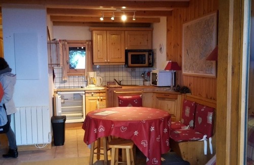 Les Contamines-Montjoie Apartment | Nice apartment of 35 m2 in a beautiful sunny Savoyard chalet