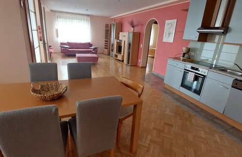 Augsdorf Apartment | Nice apartment for 5 people with WIFI, TV, terrace and parking