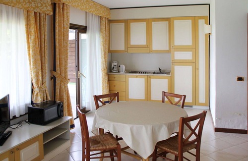 Monte House | Nice apartment in villa for 4 guests with A/C, WIFI, pool, TV and terrace