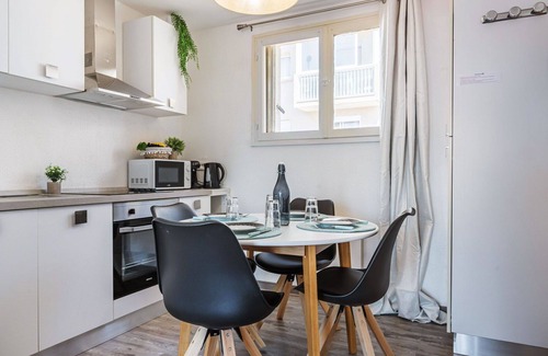 Canet-en-Roussillon Apartment | Nice apartment for 4 guests with WIFI, A/C, TV, balcony and pets allowed