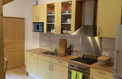 Muhldorf Apartment | Nice apartment for 8 guests with WIFI, balcony and parking
