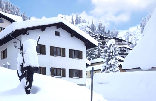 Stueben Apartment | Nice apartment directly on the Albona railway