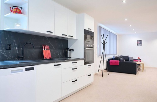 Desna Apartment | Nice apartment for 4 people with WIFI, pool, TV, patio and parking