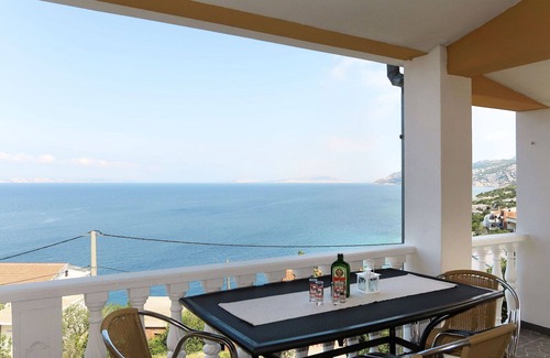Prizna Apartment | Nice apartment for 2 people with WIFI, A/C, TV, terrace and parking