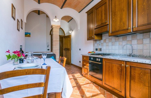 Volterra Apartment | Nice apartment for 2 people with WIFI, pool, TV and pets allowed