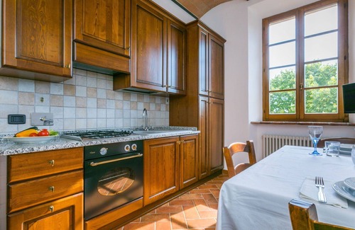 Volterra Apartment | Nice apartment for 2 people with WIFI, pool, TV and pets allowed