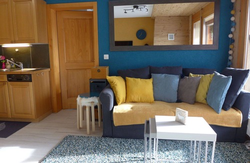 Montana Apartment | Nice apartment for 2 people with WIFI, TV, terrace, pets allowed and parking