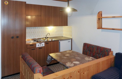 Nendaz Apartment | Nice apartment for 2 people with WIFI, pool, TV and balcony