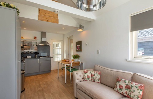 Vlissingen Apartment | Nice apartment for 2 people with WIFI, TV, pets allowed and parking