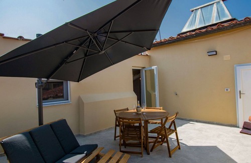 Pisa City Centre Apartment | Nice apartment for 2 people with WIFI, A/C, TV, terrace and pets allowed