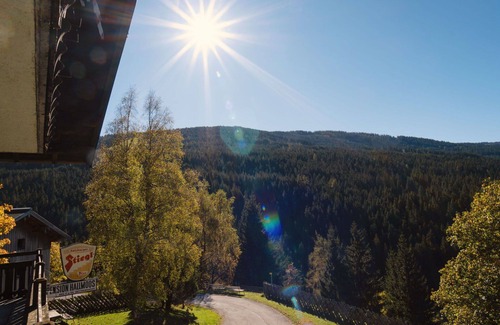 Filzmoos Apartment | Nice apartment for 3 guests with WIFI, TV, terrace, pets allowed, panoramic view and parking