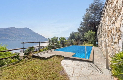 Cardada Apartment | Nice apartment for 3 people with WIFI, pool, TV, terrace and pets allowed
