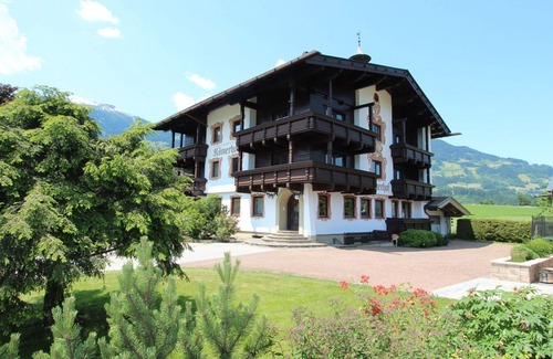 Kapfing Apartment | Nice apartment for 3 people with WIFI, TV, terrace, pets allowed and panoramic view