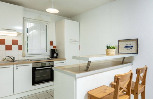 Pleurtuit Apartment | Nice apartment for 4 guests with WIFI, TV, terrace and parking