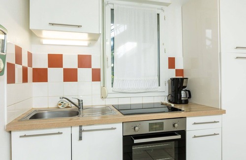 Pleurtuit Apartment | Nice apartment for 4 guests with WIFI, TV, terrace and parking
