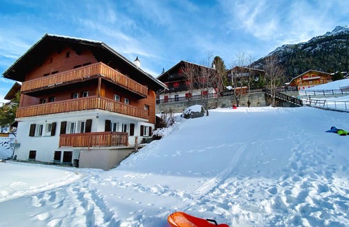 Graechen Apartment | Nice apartment for 4 guests with WIFI, TV, patio, panoramic view and parking
