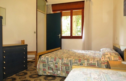 Jesolo Pineta Apartment | Nice apartment for 4 guests with A/C, TV, balcony, pets allowed and parking
