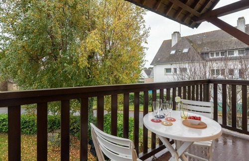 La Trinite-sur-Mer Apartment | Nice apartment for 4 guests with WIFI, TV, balcony and parking